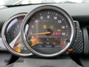 ✅ 2015 MINI Hardtop S • VIN: WMWXP7C58F2A39930 • Lot: 81454865. Wystawiony na Copart z przebiegiem 120 090 mil. Bezpłatny archiwum sprzedaży aukcyjnych z USA i szczegółowy raport historii pojazdu na DreamBid. Zdjęcie 9.