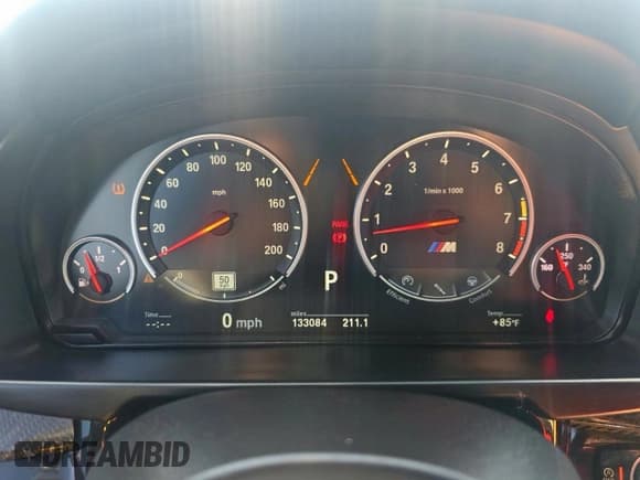 ✅ 2016 BMW X6 M • VIN: 5YMKW8C56G0R43377 • Lot: 86826245. Wystawiony na Copart z przebiegiem 133 084 mil. Bezpłatny archiwum sprzedaży aukcyjnych z USA i szczegółowy raport historii pojazdu na DreamBid. Zdjęcie 8.