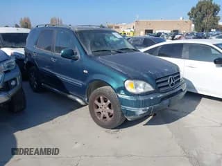 ✅ 1999 Mercedes-Benz M 320/430/500 • VIN: 4JGAB72E3XA123310 • Lot: 43727832. Wystawiony na IAAI z przebiegiem 152 382 mil. Bezpłatny archiwum sprzedaży aukcyjnych z USA i szczegółowy raport historii pojazdu na DreamBid. Zdjęcie 1.