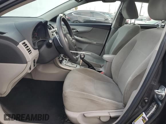 ✅ 2012 Toyota Corolla L • VIN: 2T1BU4EE8CC885180 • Lot: 80462825. Wystawiony na Copart z przebiegiem 78 325 mil. Bezpłatny archiwum sprzedaży aukcyjnych z USA i szczegółowy raport historii pojazdu na DreamBid. Zdjęcie 7.