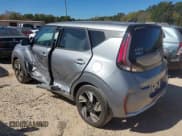✅ 2025 Kia Soul GT-Line • VIN: KNDJ53AU7S7943649 • Lot: 43489278. Wystawiony na IAAI z przebiegiem 1 764 mil. Bezpłatny archiwum sprzedaży aukcyjnych z USA i szczegółowy raport historii pojazdu na DreamBid. Zdjęcie 3.