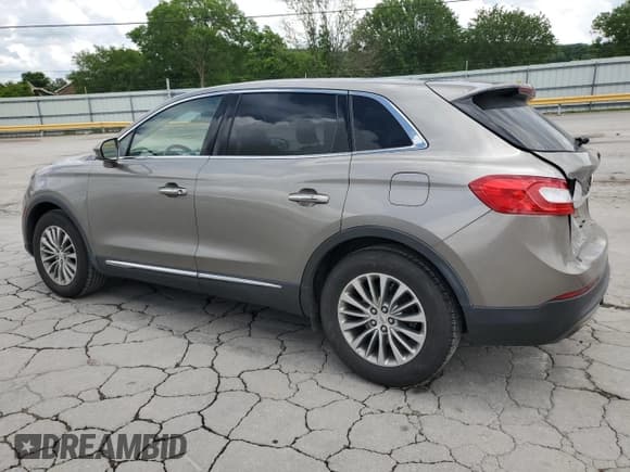 ✅ 2017 Lincoln MKX Select • VIN: 2LMPJ6KP1HBL45556 • Лот: 56964655. Опубликован ранее на Copart с пробегом 132 233 миль. Бесплатный доступ к архиву аукционных продаж из США и подробный отчёт об истории автомобиля на DreamBid. Изображение 2.