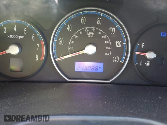 ✅ 2008 Hyundai Santa Fe GLS • VIN: 5NMSG13D88H209975 • Lot: 43730056. Wystawiony na IAAI z przebiegiem 213 008 mil. Bezpłatny archiwum sprzedaży aukcyjnych z USA i szczegółowy raport historii pojazdu na DreamBid. Zdjęcie 7.