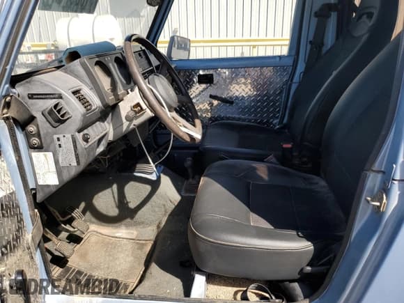 ✅ 1988 Suzuki Samurai • VIN: JS4JC51C2J4256018 • Lot: 81606735. Wystawiony na Copart z przebiegiem 91 755 mil. Bezpłatny archiwum sprzedaży aukcyjnych z USA i szczegółowy raport historii pojazdu na DreamBid. Zdjęcie 7.