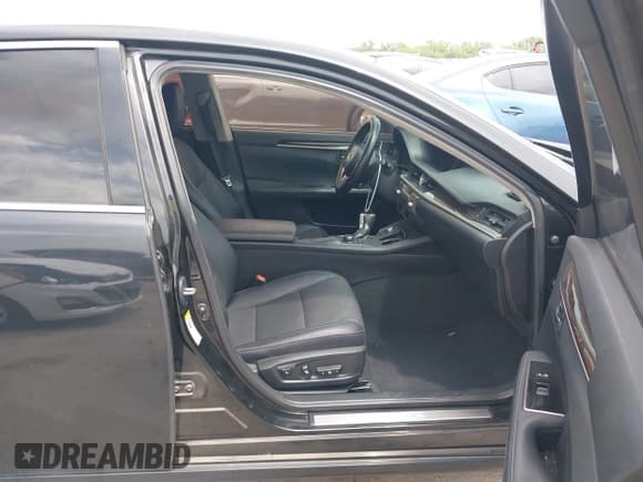 ✅ 2016 Lexus ES 330 • VIN: 58ABK1GG5GU010090 • Lot: 42291394. Listed on IAAI with 90,733 mi. Free auction sales archive from the USA and detailed vehicle history report at DreamBid. Image 5.