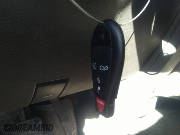 ✅ 2010 Dodge 1500 SLT • VIN: 1D7RB1GT0AS132520 • Lot: 41370359. Wystawiony na IAAI z przebiegiem 225 381 mil. Bezpłatny archiwum sprzedaży aukcyjnych z USA i szczegółowy raport historii pojazdu na DreamBid. Zdjęcie 11.