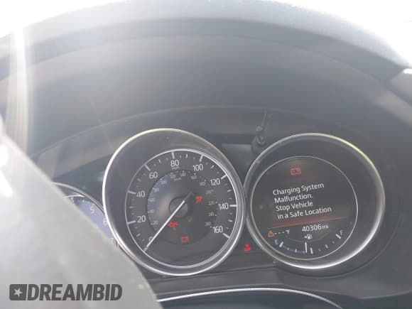 ✅ 2023 Mazda CX-5 S Carbon Edition • VIN: JM3KFBCM9P0167900 • Lot: 43291236. Wystawiony na IAAI z przebiegiem 40 306 mil. Bezpłatny archiwum sprzedaży aukcyjnych z USA i szczegółowy raport historii pojazdu na DreamBid. Zdjęcie 7.