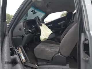 2005 Chevrolet Silverado 1500 LS z VIN 2GCEC19T751136086, wystawiony jako IAAI lot #43235133 z przebiegiem Nie podano mil oraz . Historia ofert i sprzedaży dostępna na DreamBid. Obrazek 5.