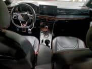 ✅ 2025 Volkswagen Jetta Autobahn • VIN: 3VW2T7BU1SM014575 • Lot: 92364975. Wystawiony na Copart z przebiegiem 7 468 mil. Bezpłatny archiwum sprzedaży aukcyjnych z USA i szczegółowy raport historii pojazdu na DreamBid. Zdjęcie 8.