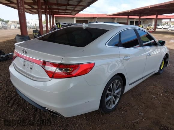 ✅ 2016 Hyundai Azera • VIN: KMHFG4JG6GA518624 • Lot: 41808086. Listed on IAAI with 103,177 mi. Free auction sales archive from the USA and detailed vehicle history report at DreamBid. Image 4.
