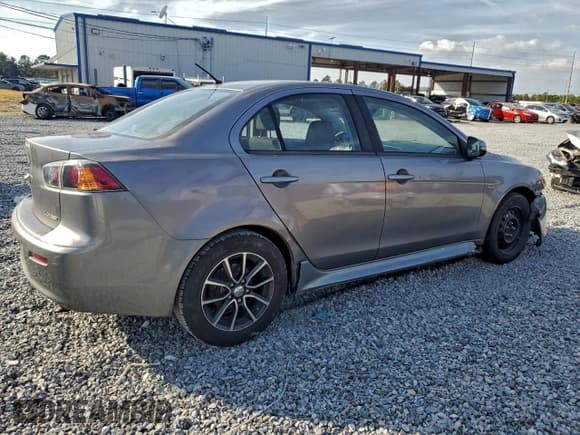 ✅ 2017 Mitsubishi Lancer ES • VIN: JA32U2FU4HU007118 • Lot: 93527575. Listed on Copart with 162,780 mi. Free auction sales archive from the USA and detailed vehicle history report at DreamBid. Image 3.