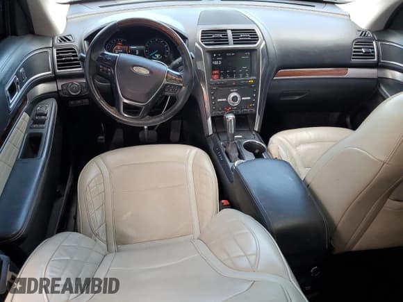 ✅ 2019 Ford Explorer Platinum • VIN: 1FM5K8HT4KGA74766 • Lot: 84027855. Listed on Copart with 98,656 mi. Free auction sales archive from the USA and detailed vehicle history report at DreamBid. Image 8.