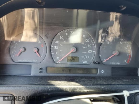 ✅ 1998 Volvo S70 • VIN: YV1LS5547W1475366 • Лот: 84732615. Опубликован ранее на Copart с пробегом 202 911 миль. Бесплатный доступ к архиву аукционных продаж из США и подробный отчёт об истории автомобиля на DreamBid. Изображение 9.