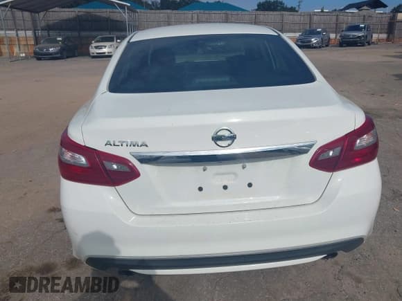 ✅ 2018 Nissan Altima SL • VIN: 1N4AL3AP5JC153908 • Lot: 43170635. Wystawiony na IAAI z przebiegiem 176 790 mil. Bezpłatny archiwum sprzedaży aukcyjnych z USA i szczegółowy raport historii pojazdu na DreamBid. Zdjęcie 17.