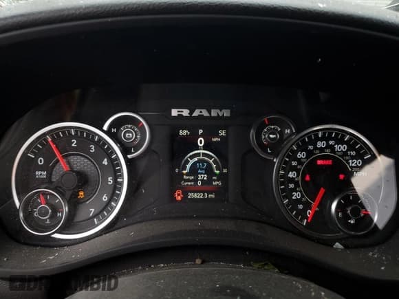 ✅ 2024 Ram 2500 Tradesman • VIN: 3C6UR5HJ2RG190059 • Lot: 64948825. Wystawiony na Copart z przebiegiem 25 822 mil. Bezpłatny archiwum sprzedaży aukcyjnych z USA i szczegółowy raport historii pojazdu na DreamBid. Zdjęcie 9.