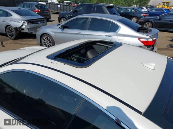 ✅ 2017 Infiniti Q60 Premium • VIN: JN1EV7EL1HM551323 • Lot: 42652248. Wystawiony na IAAI z przebiegiem 102 674 mil. Bezpłatny archiwum sprzedaży aukcyjnych z USA i szczegółowy raport historii pojazdu na DreamBid. Zdjęcie 6.