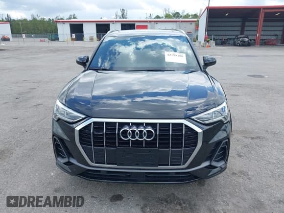 ✅ 2020 Audi Q3 S line Premium Plus • VIN: WA1EECF33L1052774 • Lot: 42199200. Wystawiony na IAAI z przebiegiem 55 008 mil. Bezpłatny archiwum sprzedaży aukcyjnych z USA i szczegółowy raport historii pojazdu na DreamBid. Zdjęcie 12.