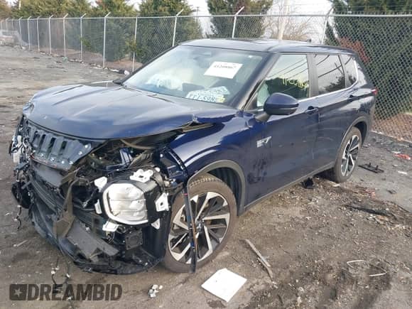 2023 Mitsubishi Outlander SE with VIN JA4T5UA9XPZ013504, listed as a IAAI auction lot 41208867 with 14,285 mi miles and . Bid and sale history available at DreamBid. Image 18.