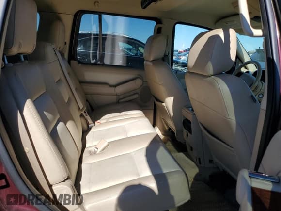 ✅ 2006 Ford Explorer Eddie Bauer • VIN: 1FMEU74EX6UA30788 • Лот: 85402275. Опубликован ранее на Copart с пробегом 159 464 миль. Бесплатный доступ к архиву аукционных продаж из США и подробный отчёт об истории автомобиля на DreamBid. Изображение 11.