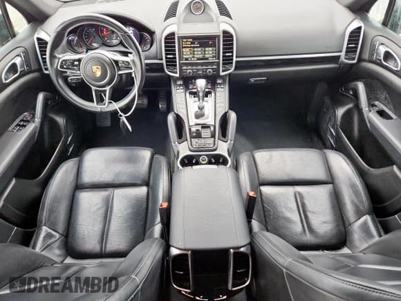 ✅ 2016 Porsche Cayenne • VIN: WP1AA2A20GKA15737 • Lot: 69865115. Wystawiony na Copart z przebiegiem 109 354 mil. Bezpłatny archiwum sprzedaży aukcyjnych z USA i szczegółowy raport historii pojazdu na DreamBid. Zdjęcie 8.