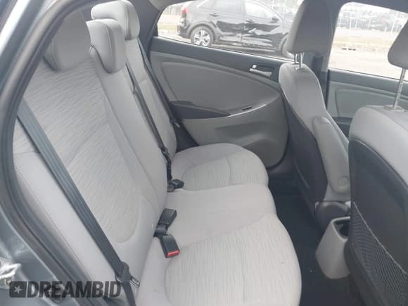 ✅ 2017 Hyundai Accent SE • VIN: KMHCT4AE8HU355519 • Lot: 43554999. Wystawiony na IAAI z przebiegiem 46 660 mil. Bezpłatny archiwum sprzedaży aukcyjnych z USA i szczegółowy raport historii pojazdu na DreamBid. Zdjęcie 8.