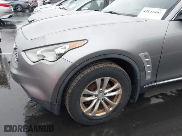 ✅ 2010 Infiniti FX • VIN: JN8AS1MW3AM856040 • Lot: 43842492. Wystawiony na IAAI z przebiegiem 175 916 mil. Bezpłatny archiwum sprzedaży aukcyjnych z USA i szczegółowy raport historii pojazdu na DreamBid. Zdjęcie 6.