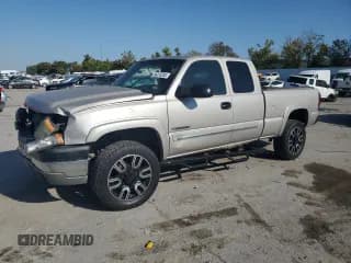 ✅ 2005 Chevrolet Silverado 2500HD Work Truck • VIN: 1GCHC29U05E182448 • Lot: 84376205. Listed on Copart with 266,050 mi. Free auction sales archive from the USA and detailed vehicle history report at DreamBid. Image 1.