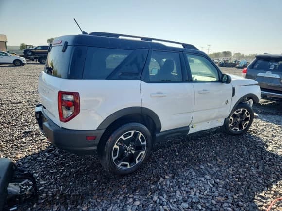 ✅ 2021 Ford Bronco Sport Outer Banks • VIN: 3FMCR9C66MRA92675 • Lot: 82110535. Listed on Copart with 45,911 mi. Free auction sales archive from the USA and detailed vehicle history report at DreamBid. Image 3.