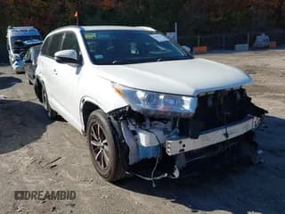 ✅ 2017 Toyota Highlander XLE • VIN: 5TDJZRFH3HS511027 • Lot: 43456142. Listed on IAAI with 112,191 mi. Free auction sales archive from the USA and detailed vehicle history report at DreamBid. Image 1.