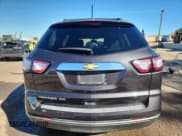 ✅ 2017 Chevrolet Traverse LS • VIN: 1GNKVFED5HJ144133 • Lot: 86885355. Wystawiony na Copart z przebiegiem 91 453 mil. Bezpłatny archiwum sprzedaży aukcyjnych z USA i szczegółowy raport historii pojazdu na DreamBid. Zdjęcie 6.