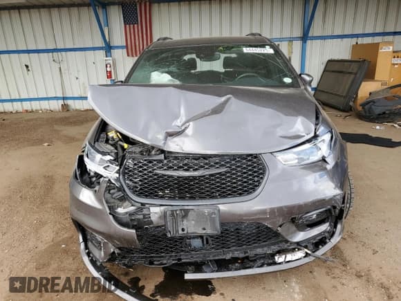✅ 2021 Chrysler Pacifica Touring L • VIN: 2C4RC3BG4MR523169 • Лот: 64445225. Опубликован ранее на Copart с пробегом 48 164 миль. Бесплатный доступ к архиву аукционных продаж из США и подробный отчёт об истории автомобиля на DreamBid. Изображение 5.