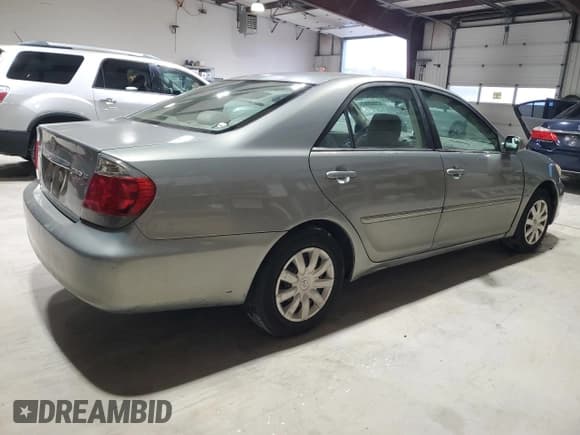 ✅ 2005 Toyota Camry LE • VIN: 4T1BE30K15U632904 • Лот: 92050965. Опубликован ранее на Copart с пробегом 353 960 миль. Бесплатный доступ к архиву аукционных продаж из США и подробный отчёт об истории автомобиля на DreamBid. Изображение 3.