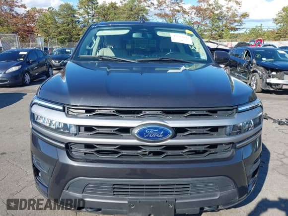 ✅ 2022 Ford Expedition XLT • VIN: 1FMJU1JT6NEA44050 • Lot: 43527237. Listed on IAAI with 39,650 mi. Free auction sales archive from the USA and detailed vehicle history report at DreamBid. Image 12.
