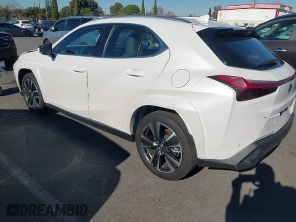 ✅ 2024 Lexus UX 250h Premium • VIN: JTHP6JBH7R2192331 • Лот: 43897786. Опубликован ранее на IAAI с пробегом 13 009 миль. Бесплатный доступ к архиву аукционных продаж из США и подробный отчёт об истории автомобиля на DreamBid. Изображение 3.