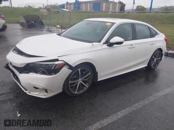 ✅ 2024 Honda Civic Touring • VIN: 2HGFE1F92RH317764 • Lot: 43529428. Wystawiony na IAAI z przebiegiem 12 589 mil. Bezpłatny archiwum sprzedaży aukcyjnych z USA i szczegółowy raport historii pojazdu na DreamBid. Zdjęcie 17.