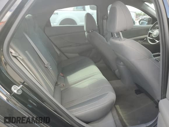 ✅ 2022 Hyundai Elantra SEL • VIN: 5NPLM4AGXNH082804 • Lot: 82569325. Listed on Copart with 40,674 mi. Free auction sales archive from the USA and detailed vehicle history report at DreamBid. Image 10.