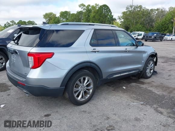 ✅ 2022 Ford Explorer Limited • VIN: 1FMSK8FH8NGA51674 • Lot: 43843022. Wystawiony na IAAI z przebiegiem 50 610 mil. Bezpłatny archiwum sprzedaży aukcyjnych z USA i szczegółowy raport historii pojazdu na DreamBid. Zdjęcie 4.