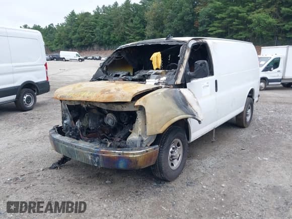 ✅ 2022 Chevrolet Express Cargo • VIN: 1GCWGAFP2N1183581 • Lot: 42559688. Wystawiony na IAAI z przebiegiem Nie podano. Bezpłatny archiwum sprzedaży aukcyjnych z USA i szczegółowy raport historii pojazdu na DreamBid. Zdjęcie 2.
