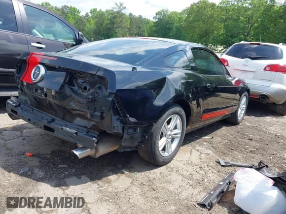 ✅ 2011 Ford Mustang V6 • VIN: 1ZVBP8AM5B5143338 • Lot: 42161117. Listed on IAAI with 143,635 mi. Free auction sales archive from the USA and detailed vehicle history report at DreamBid. Image 4.