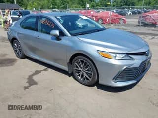 2023 Toyota Camry Hybrid XLE с VIN 4T1F31AK7PU620561, выставлен на аукционе IAAI как лот 42543275 с пробегом 21 431 миль миль и . История ставок и продаж доступна на DreamBid. Изображение 1.