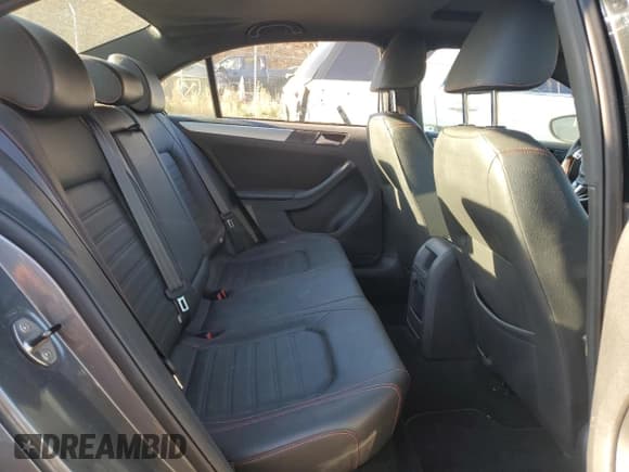 ✅ 2013 Volkswagen Jetta Autobahn • VIN: 3VW467AJ3DM274678 • Lot: 92288195. Wystawiony na Copart z przebiegiem 93 421 mil. Bezpłatny archiwum sprzedaży aukcyjnych z USA i szczegółowy raport historii pojazdu na DreamBid. Zdjęcie 10.