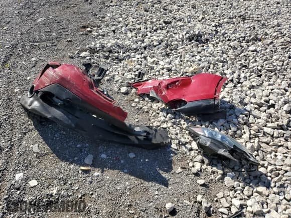 ✅ 2018 Nissan Rogue S • VIN: JN1BJ1CR8JW261142 • Lot: 71218025. Wystawiony na Copart z przebiegiem 101 448 mil. Bezpłatny archiwum sprzedaży aukcyjnych z USA i szczegółowy raport historii pojazdu na DreamBid. Zdjęcie 13.