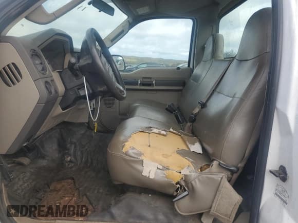 ✅ 2008 Ford F-250 XL • VIN: 1FTNF20588EC06290 • Лот: 81212085. Опубликован ранее на Copart с пробегом 180 124 миль. Бесплатный доступ к архиву аукционных продаж из США и подробный отчёт об истории автомобиля на DreamBid. Изображение 7.