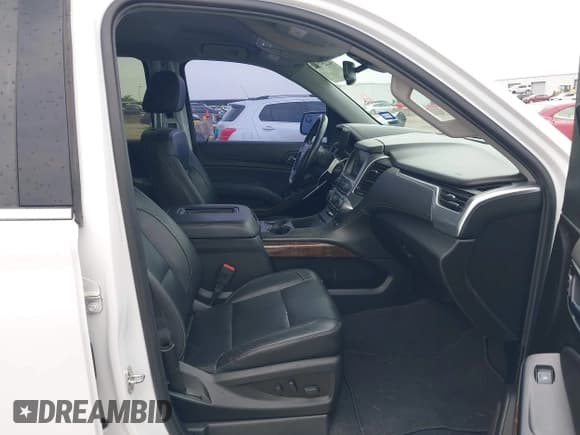 ✅ 2020 Chevrolet Tahoe LT • VIN: 1GNSCBKC4LR140921 • Lot: 42257562. Wystawiony na IAAI z przebiegiem 62 161 mil. Bezpłatny archiwum sprzedaży aukcyjnych z USA i szczegółowy raport historii pojazdu na DreamBid. Zdjęcie 5.