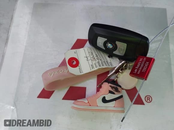 ✅ 2014 BMW 3 Series 320i • VIN: WBA3B1C53EK133557 • Lot: 43502867. Listed on IAAI with 172,220 mi. Free auction sales archive from the USA and detailed vehicle history report at DreamBid. Image 11.