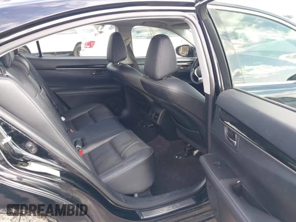 ✅ 2015 Lexus ES 330 • VIN: JTHBK1GG8F2210563 • Lot: 43671838. Listed on IAAI with 110,860 mi. Free auction sales archive from the USA and detailed vehicle history report at DreamBid. Image 8.