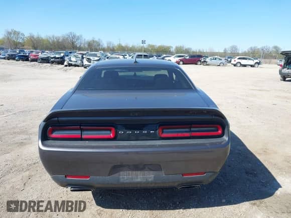 ✅ 2020 Dodge Challenger R/T Scat Pack • VIN: 2C3CDZFJXLH143113 • Lot: 42217914. Wystawiony na IAAI z przebiegiem 27 538 mil. Bezpłatny archiwum sprzedaży aukcyjnych z USA i szczegółowy raport historii pojazdu na DreamBid. Zdjęcie 16.