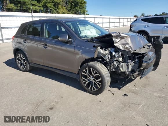 ✅ 2017 Mitsubishi Outlander ES • VIN: JA4AP3AU6HZ005692 • Лот: 82583855. Опубликован ранее на Copart с пробегом 107 702 миль. Бесплатный доступ к архиву аукционных продаж из США и подробный отчёт об истории автомобиля на DreamBid. Изображение 4.