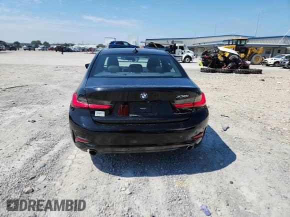 2020 BMW 3 Series 330i z VIN 3MW5R1J01L8B24382, wystawiony jako Copart lot #70131785 z przebiegiem 82 622 mil mil oraz Szkoda całkowita • Salvage title. Historia ofert i sprzedaży dostępna na DreamBid. Obrazek 6.