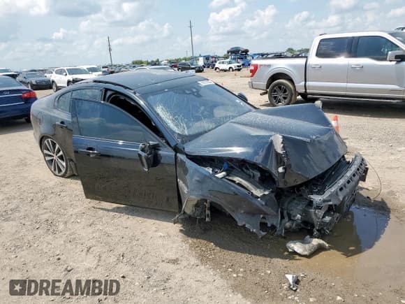 ✅ 2020 Jaguar XE S • VIN: SAJAE4FX8LCP57282 • Lot: 68337065. Listed on Copart with 43,587 mi. Free auction sales archive from the USA and detailed vehicle history report at DreamBid. Image 4.